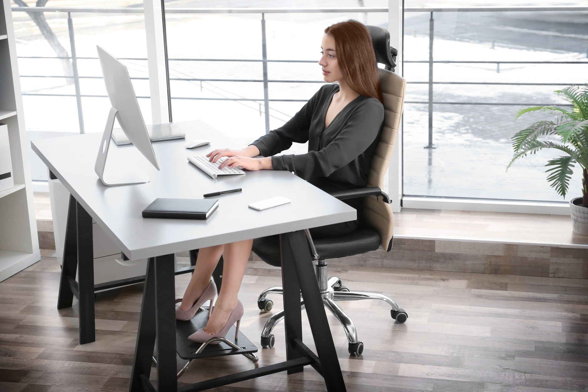 7 Ways Wobble Chairs Can Improve Workplace Wellness – UncagedErgonomics