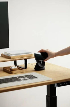 Discover the Benefits of Using an Adjustable Office Desk
