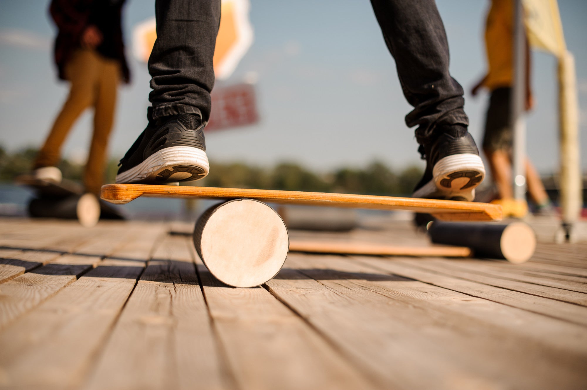 The Basics of Balance Boards: How Can You Use Them at Work