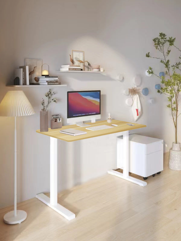 Where Minimalism Meets Functionality – A Desk Designed to Impress.