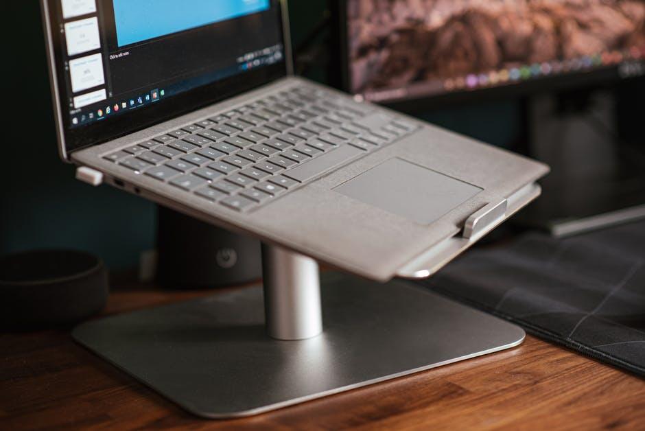 How to Create the Perfect Ergonomic Laptop Workstation Setup