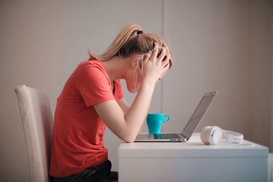 Here's Why an Active Sitting Chair Can Increase Your Productivity