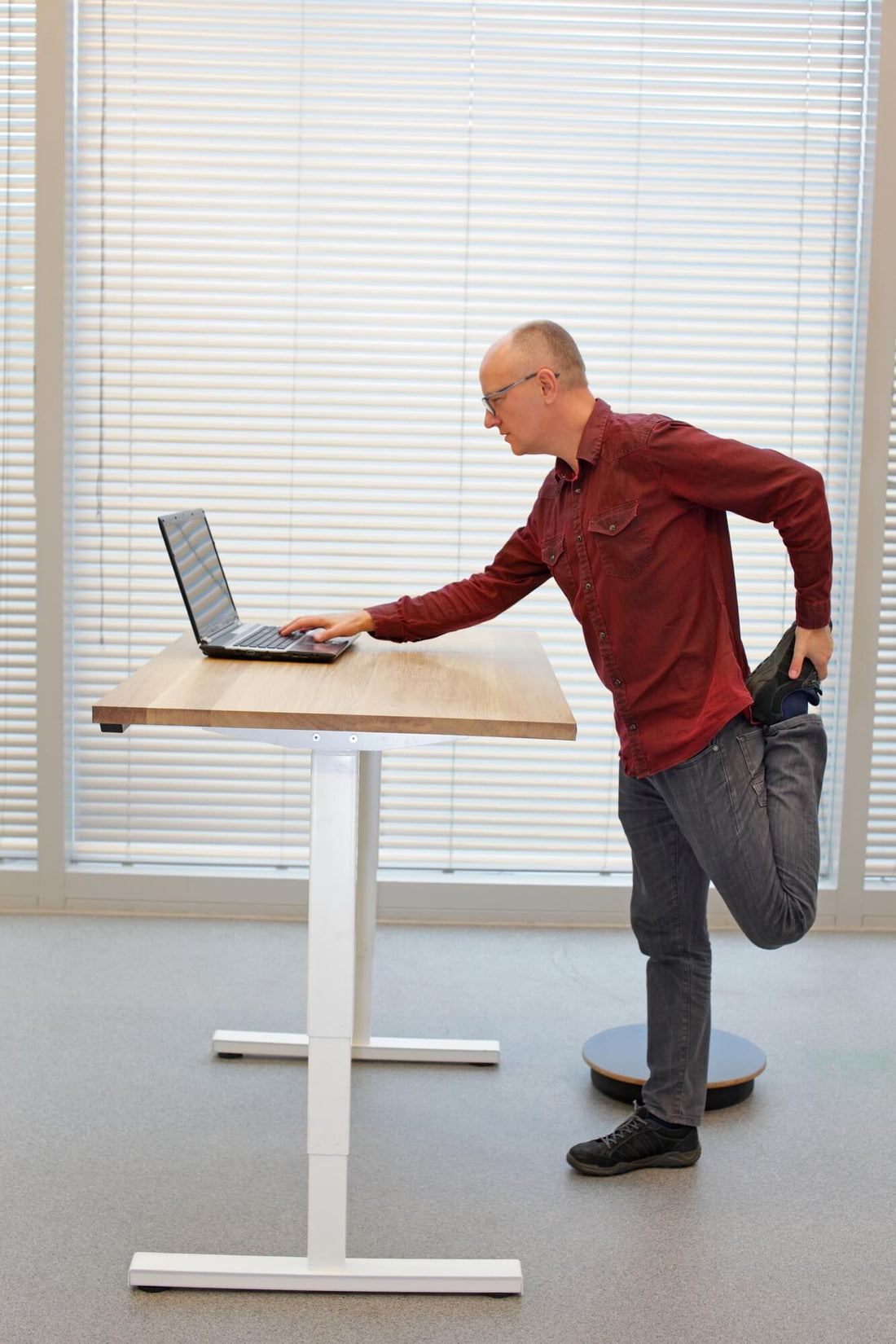 For Standing Desk Workers Only: 4 Must-Have Accessories