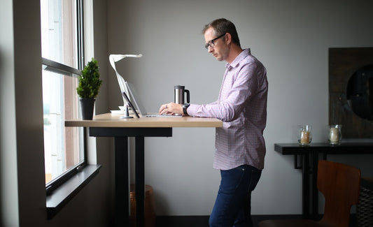 The Pros and Cons of Using a Standing Desk